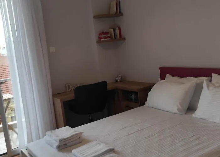 Parastaseis Flat