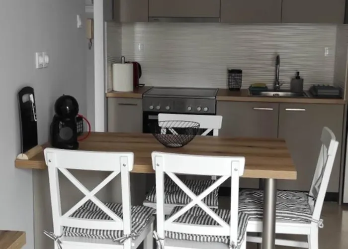 Parastaseis Flat * Patras